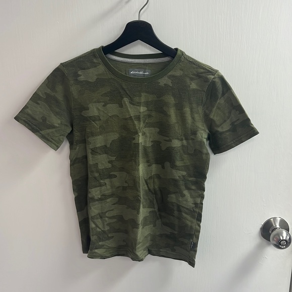 Eddie Bauer Boy’s Green Camo T-Shirt (3517) - Picture 1 of 4